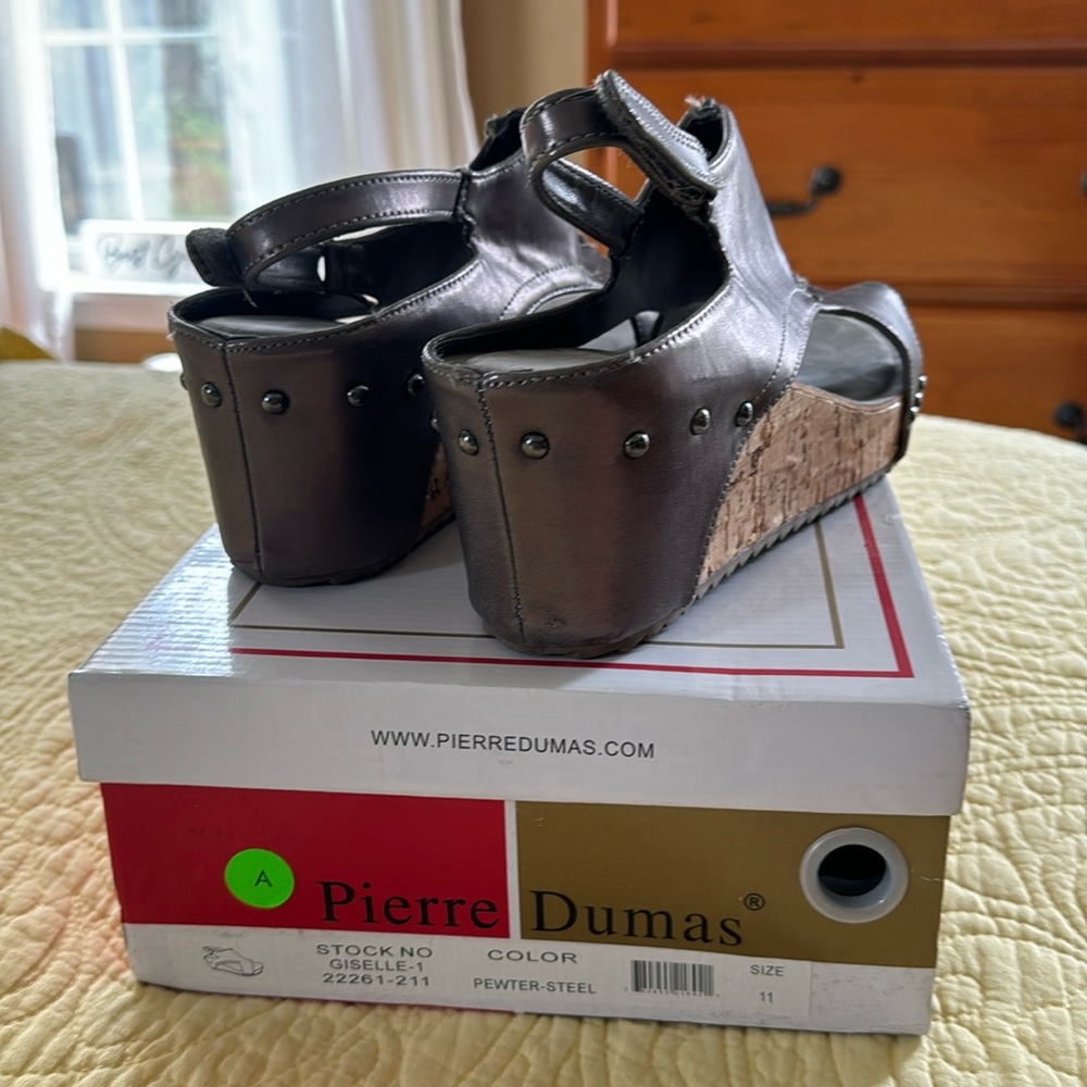 Wedge Pewter Steel sandal